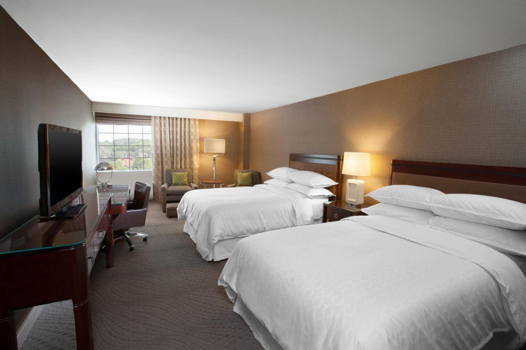 Sheraton Pittsburgh Airport Hotel Coraopolis Bagian luar foto