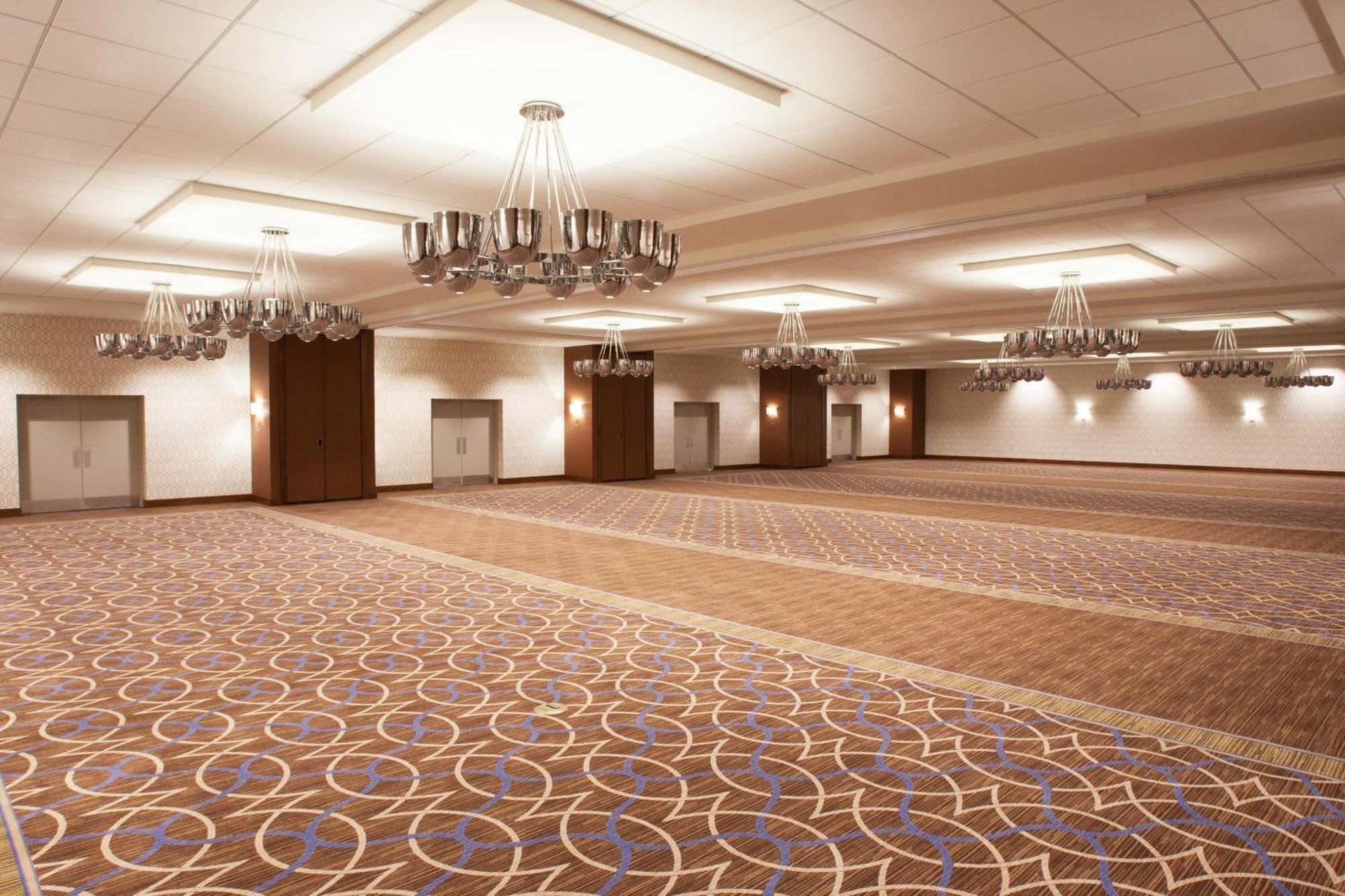 Sheraton Pittsburgh Airport Hotel Coraopolis Bagian luar foto