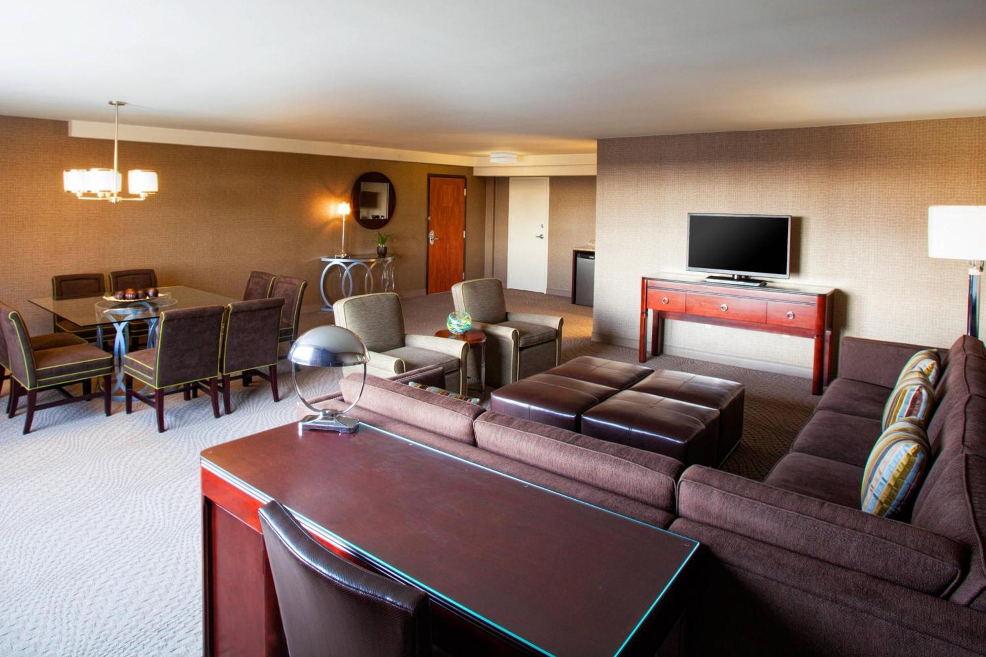 Sheraton Pittsburgh Airport Hotel Coraopolis Bagian luar foto