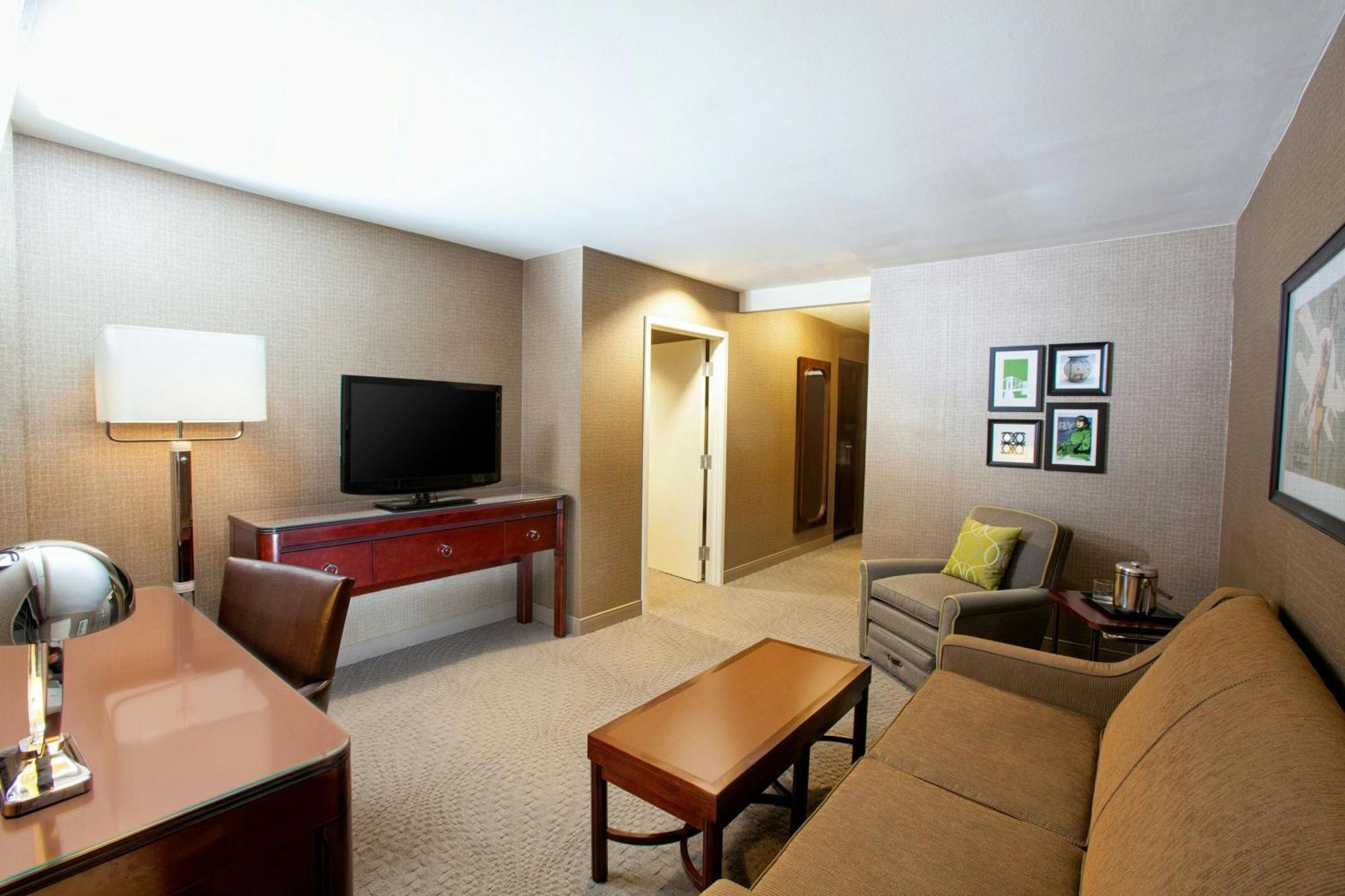 Sheraton Pittsburgh Airport Hotel Coraopolis Bagian luar foto