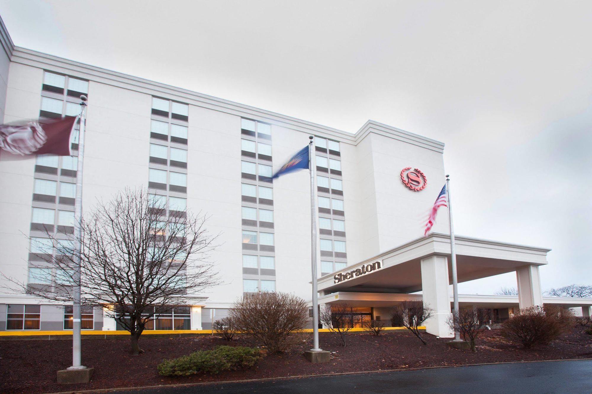Sheraton Pittsburgh Airport Hotel Coraopolis Bagian luar foto