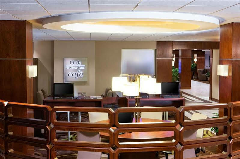 Sheraton Pittsburgh Airport Hotel Coraopolis Bagian luar foto
